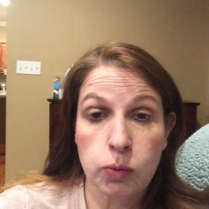 Meet your Posher, Carla